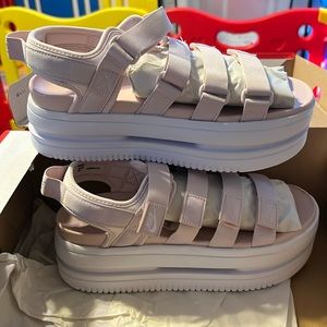 Nike women’s icon classic sandal